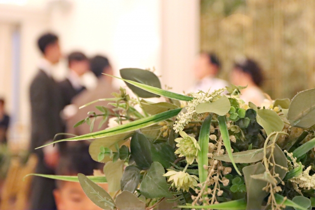 結婚式に親戚はどこまで呼ぶべき?