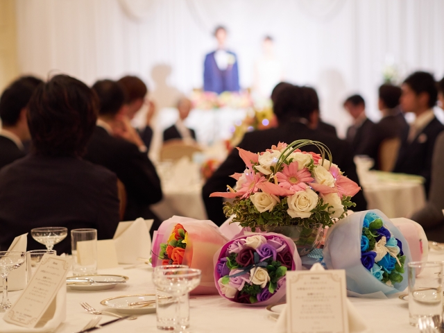 北海道の結婚式の席次表は親族が上座？